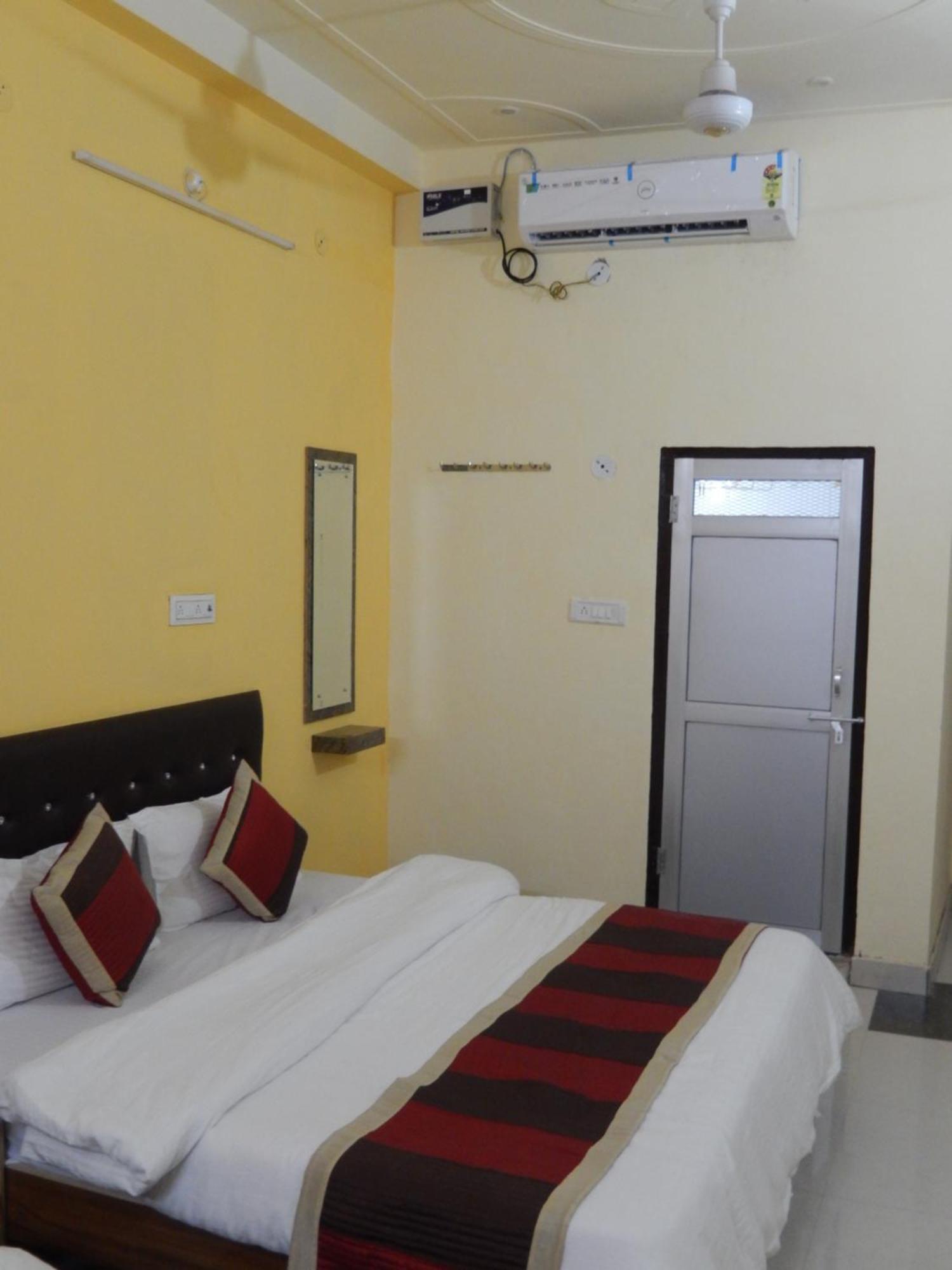 Ranthambhore Tiger Hut Савай Мадхопур Екстериор снимка