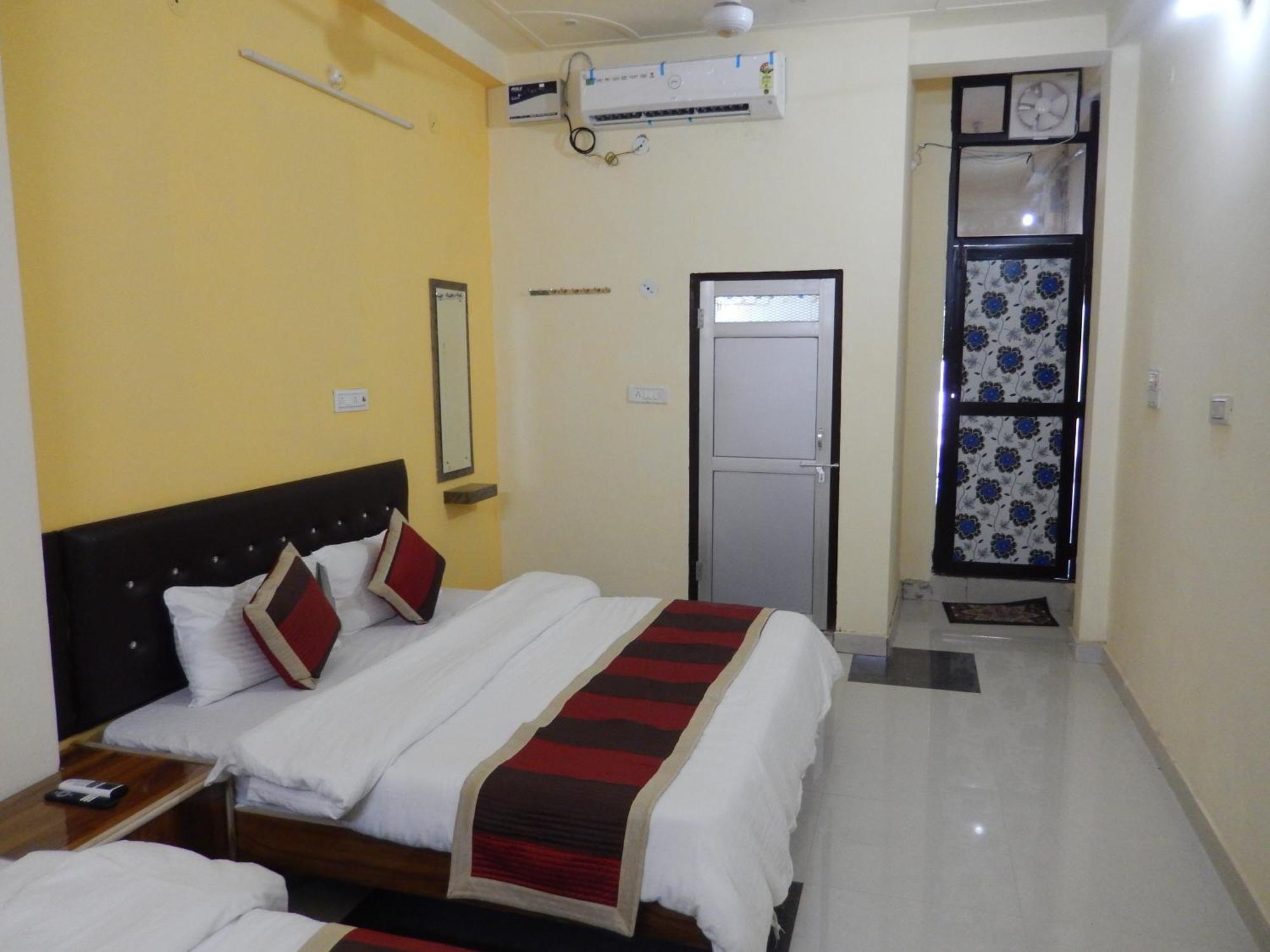 Ranthambhore Tiger Hut Савай Мадхопур Екстериор снимка