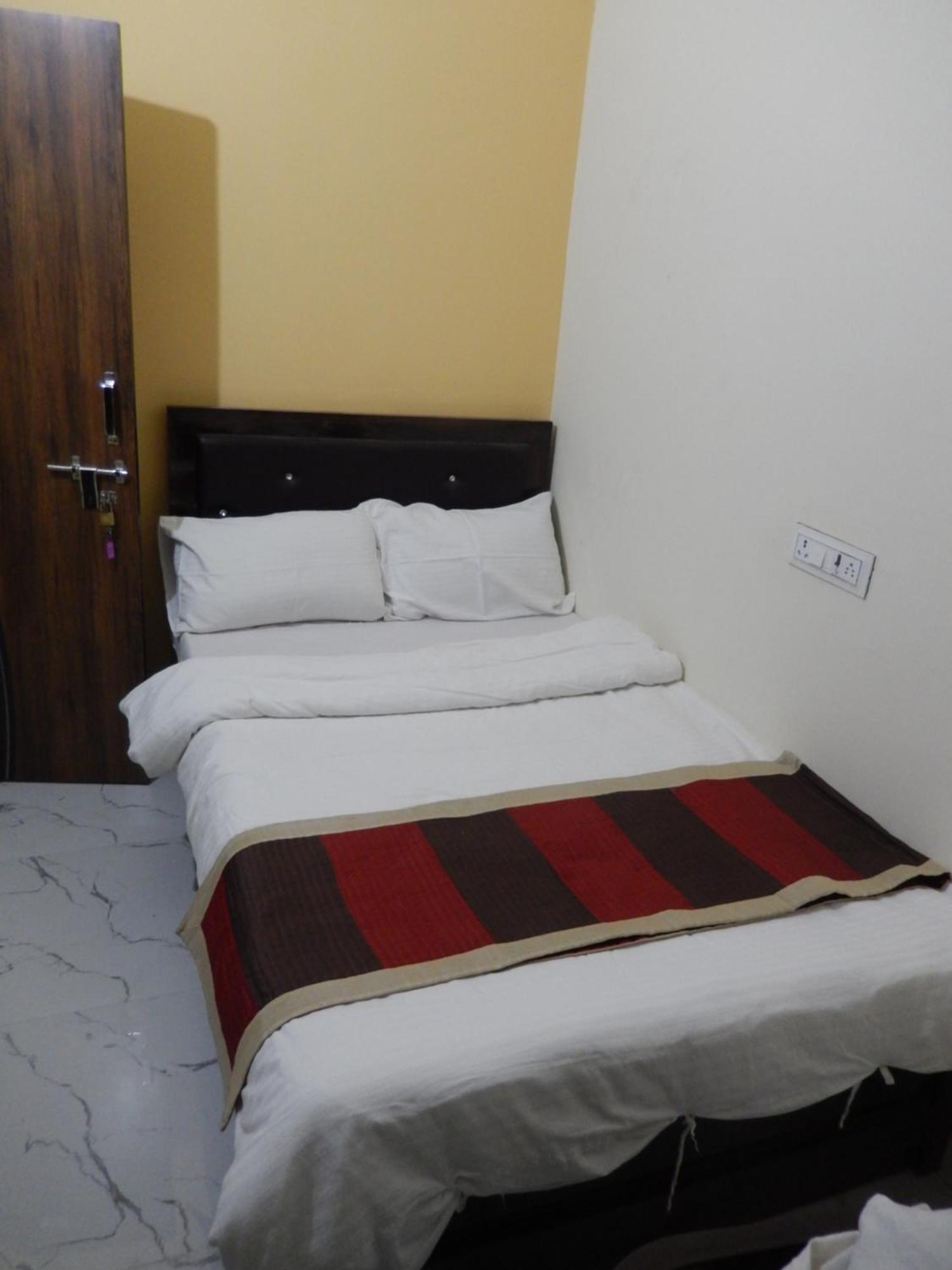 Ranthambhore Tiger Hut Савай Мадхопур Екстериор снимка